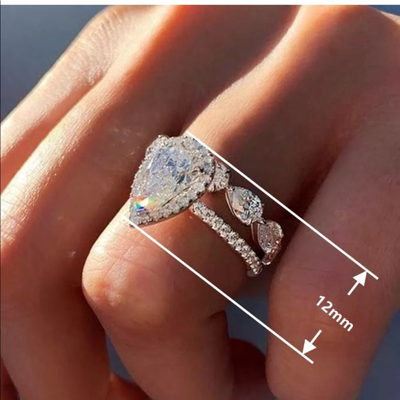 2 pc  beautiful classy classy engagement ring - Picture 2 of 2